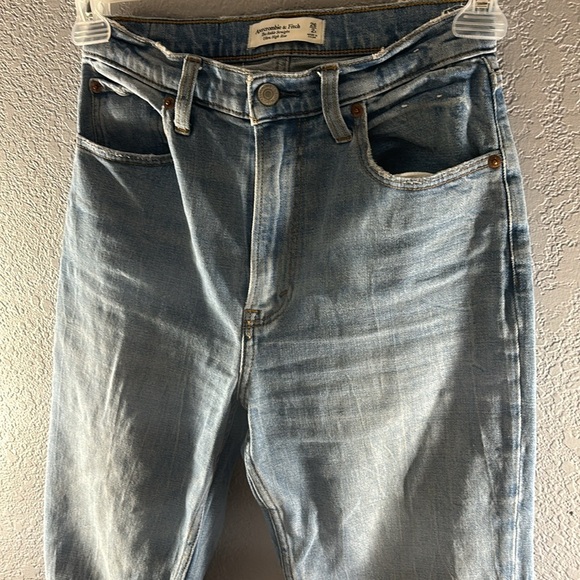 Abercrombie & Fitch The Ankle Straight Ultra High Rise Jeans - Picture 5 of 11